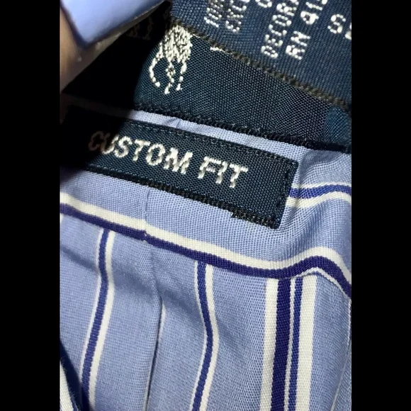 Ralph Lauren button down Custom Fit Shirt NWOT! - Picture 3 of 5